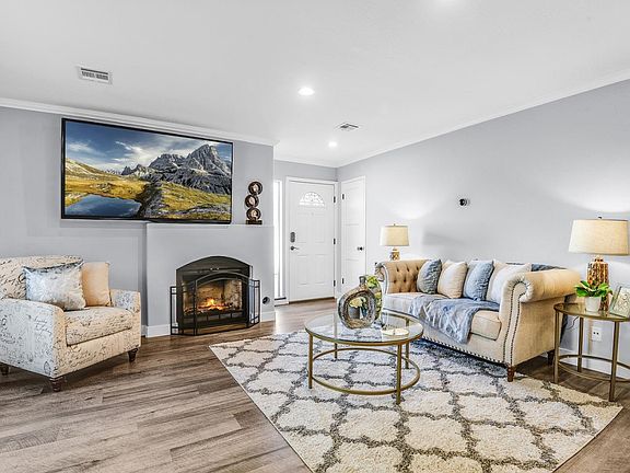 4th image of 705 Cypress Ln