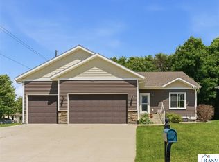 300 Tanager Rd, Mankato, MN 56001