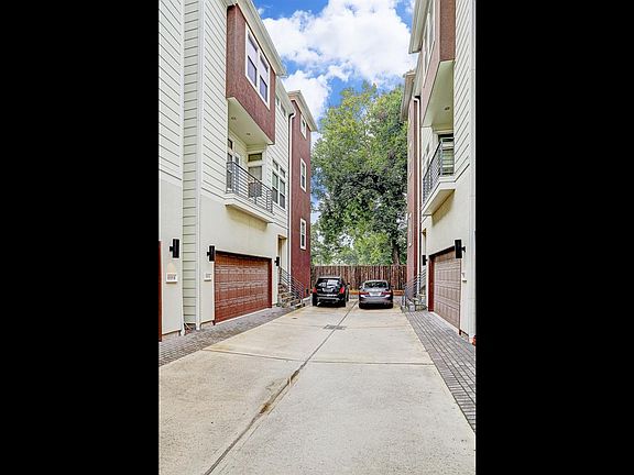 2nd image of 1115 W 18th St #A