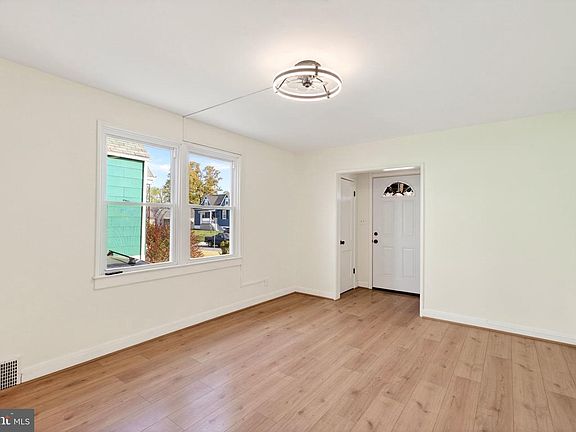 2nd image of 2511 Wentworth Rd