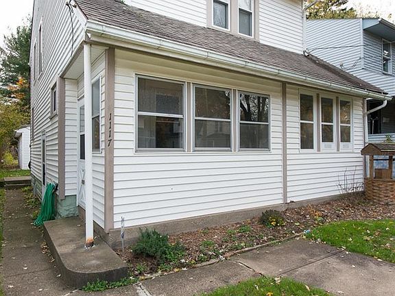 2nd image of 1117 Woodland Ave SE