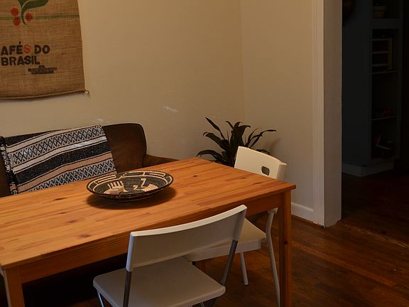 4th image of 2855 Gladstone Dr