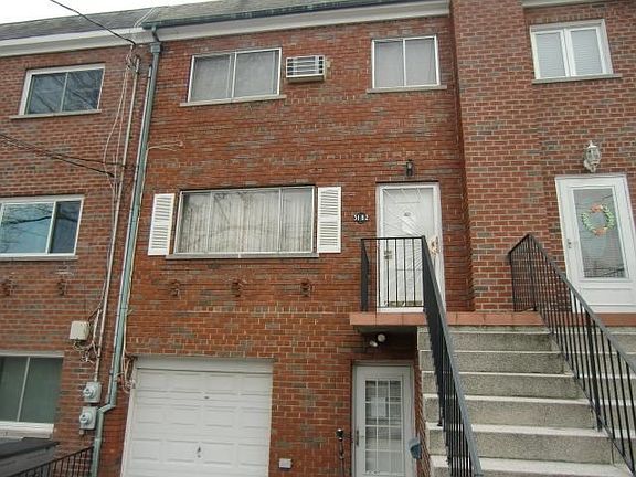 4th image of 3180 Barkley Ave