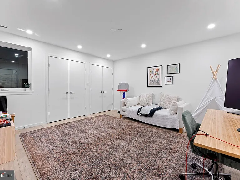 312 Poplar St — Photo 6