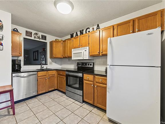 3rd image of 38 Clara Ct