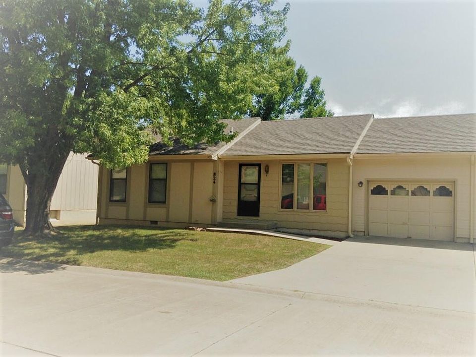 822 Fox Run Exterior