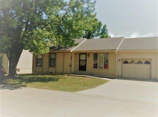 822 Fox Run Dr, Clinton, MO 64735