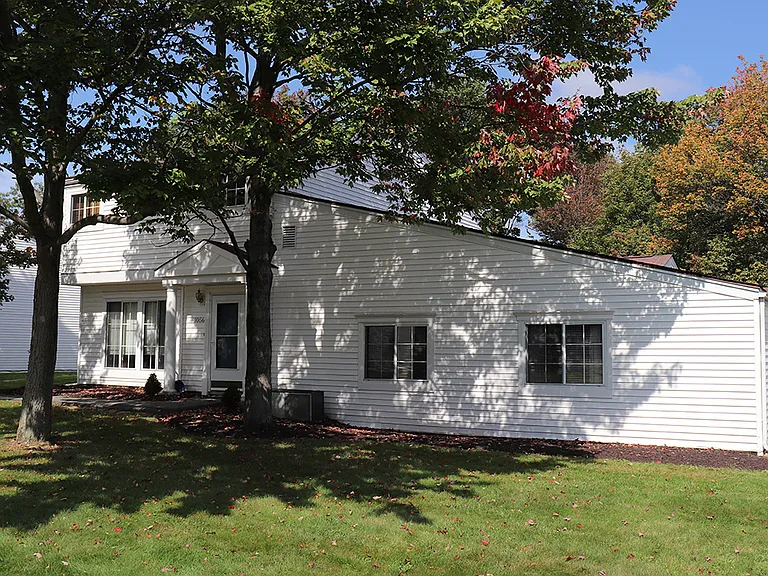 Laurelwood — Photo 12