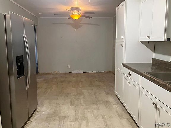 5th image of 107 Normac Ave