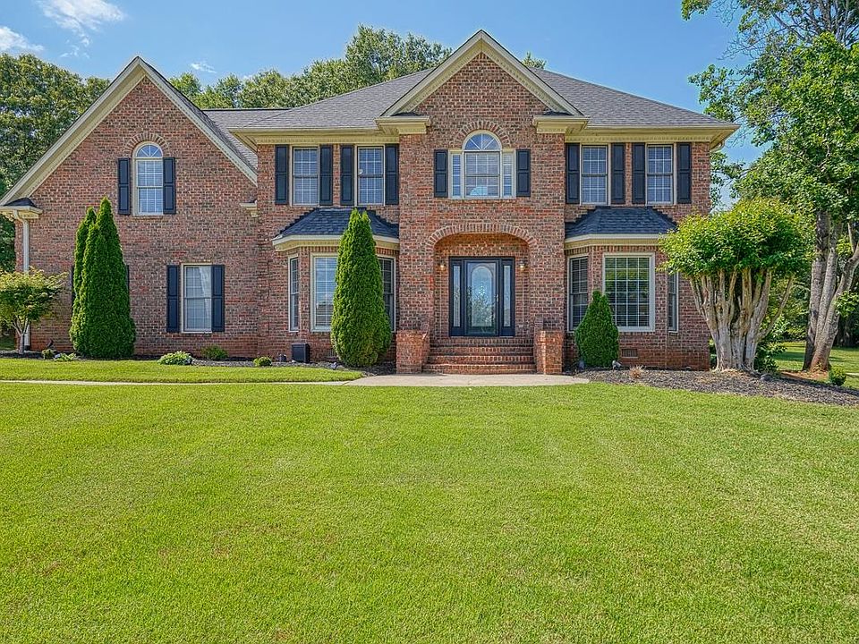 1st image of 408 S Oakley Ln