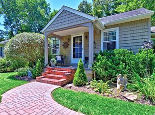 27 Harding St, East Northport, NY 11731