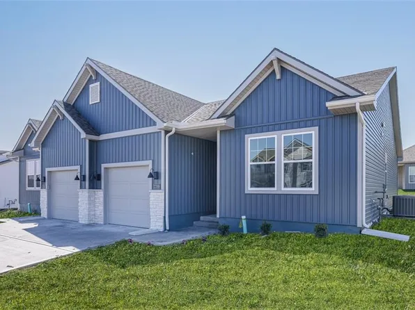 91 NE Parkwood Dr, Lees Summit, MO 64086