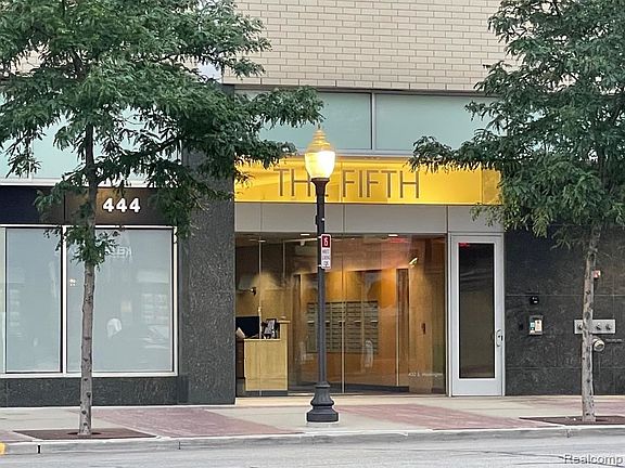 2nd image of 432 S Washington Ave