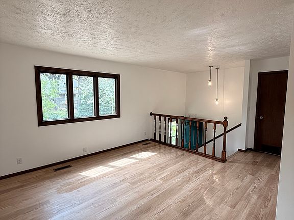 5th image of 313 S 6th St