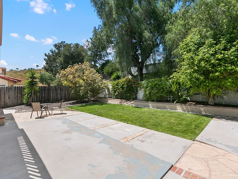 3428 Meadow View Dr — Photo 36
