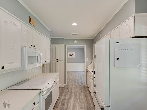 4th image of 101 Elmview Ln