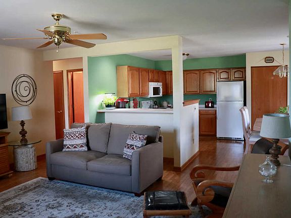 3rd image of 181 W Aspen Ct Unit 3