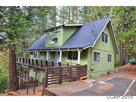 1884 Pine Cone Dr photo 1