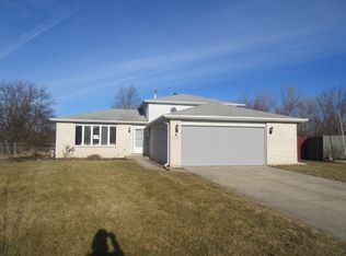 25536 S Linden Ave, Monee, IL 60449