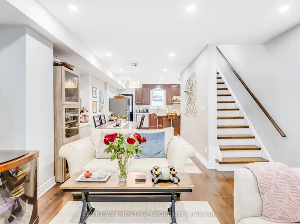 3 Denton Ave, Toronto, ON M4C 1T7