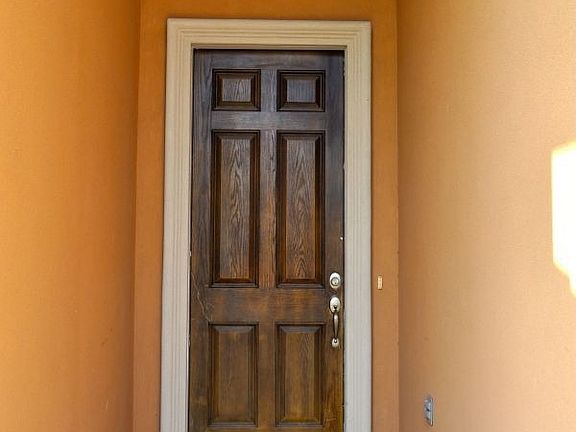 2nd image of 3405 Palace St