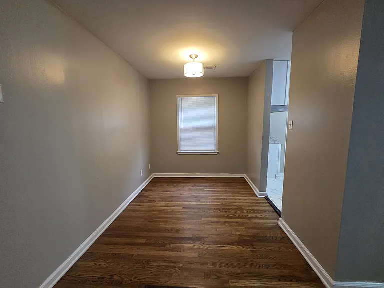 1706 Echles St — Photo 12
