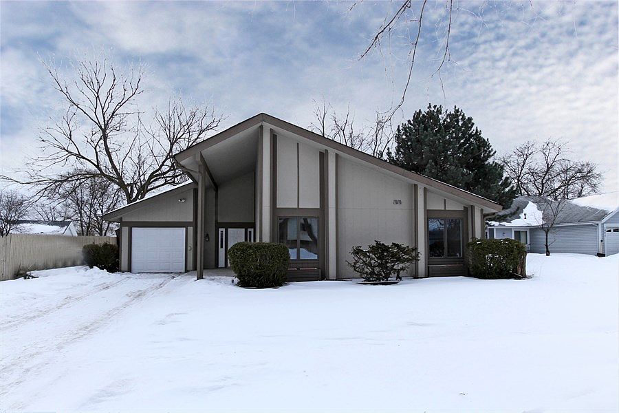 1st image of 1861 Deerfield Ct