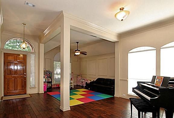 4th image of 2108 Sagebrush Dr