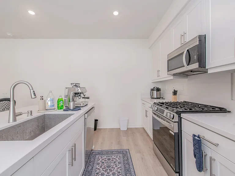 12249 Mirasol Loop #F — Photo 8