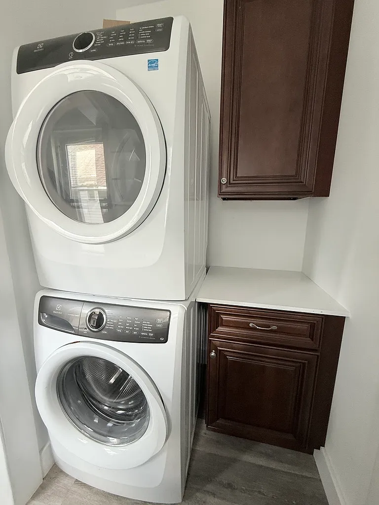 3 bed, 1325 sqft, $2,950 — Photo 3