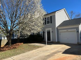 8516 Galena View Dr, Charlotte, NC 28269