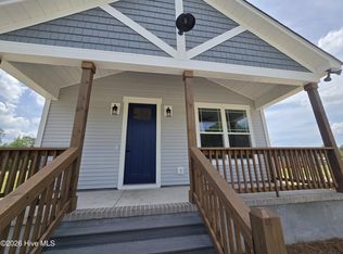 579 Stokestown Rd, Wallace, NC 28466