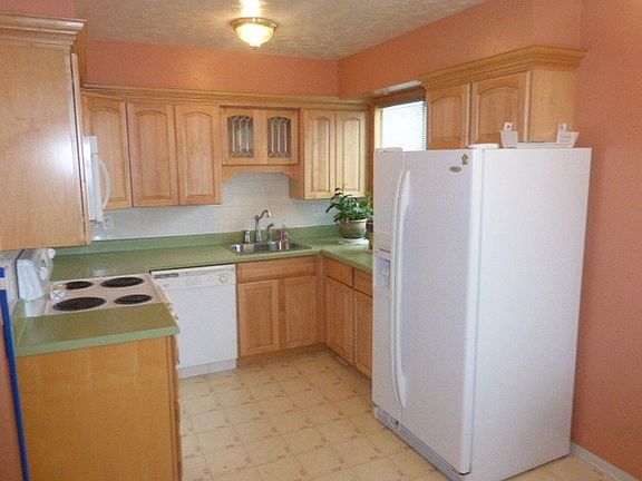 2nd image of 2722 E 37th Ave