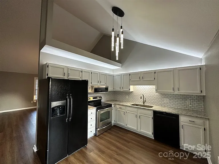 75 Eden St NW — Photo 17