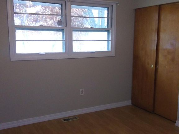 5th image of 22 Bellaire Dr