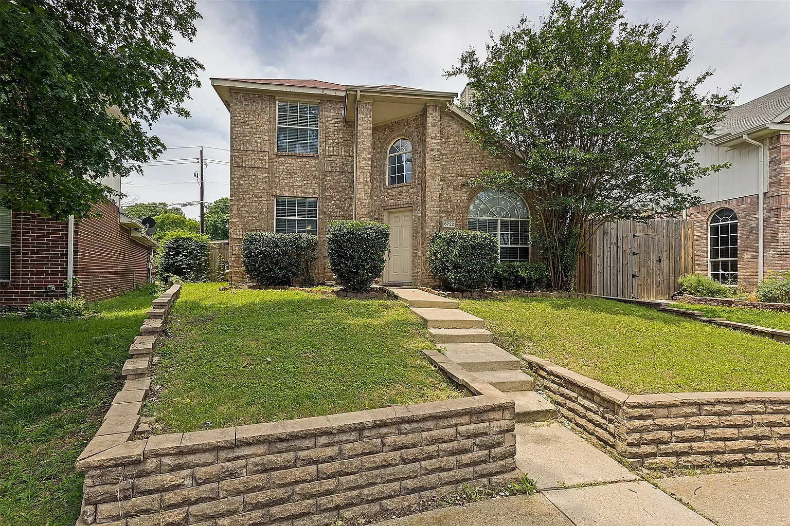 3 bed, 1558 sqft, $2,100 — Photo 2