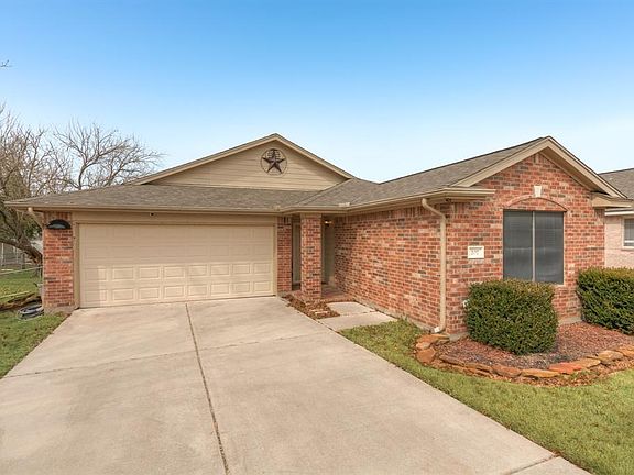 4th image of 207 Leisure Ln