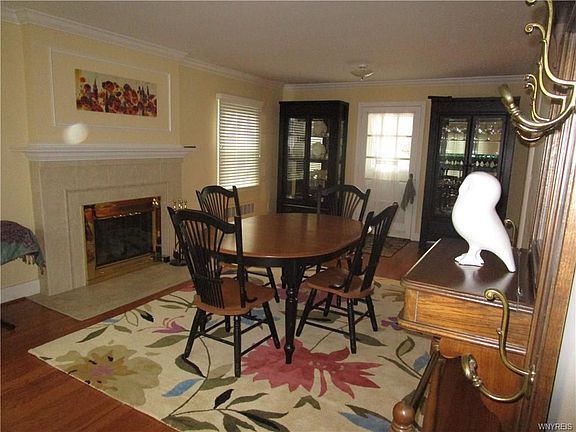 5th image of 15242 Armes Ct