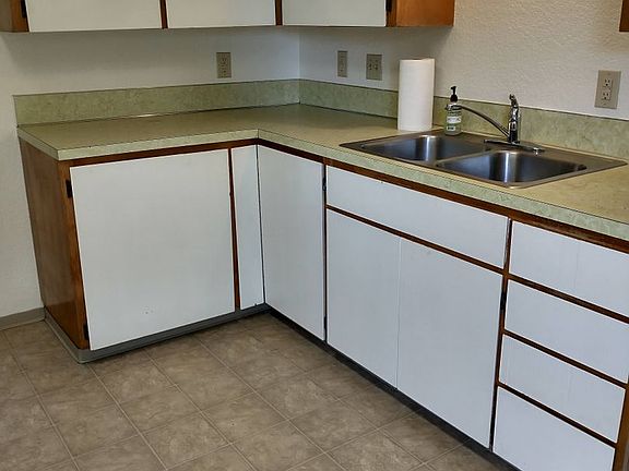4th image of 131 Taft Dr APT 4