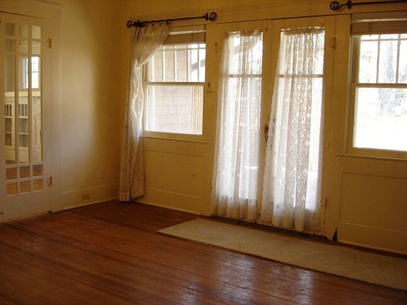 2nd image of 451 S Castell Ave