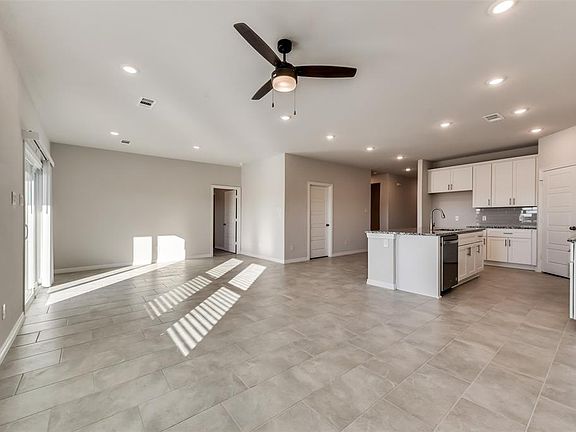 3rd image of 515 Vasant Dr