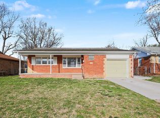 915 S Drury Ln, Wichita, KS 67207
