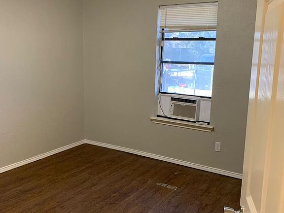 4th image of 3413 Jewel St