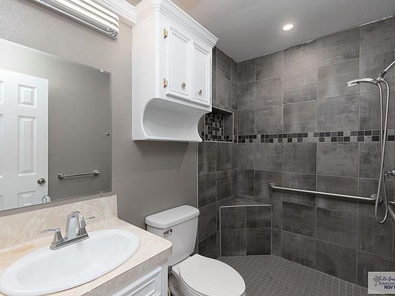 4th image of 6672 Pine Creek Dr