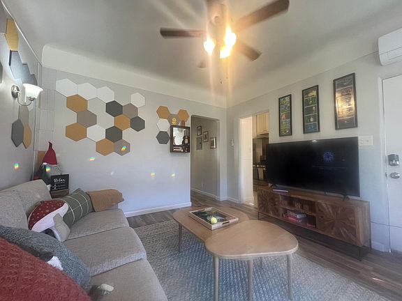 5th image of 208 N Louise St #210.5-C