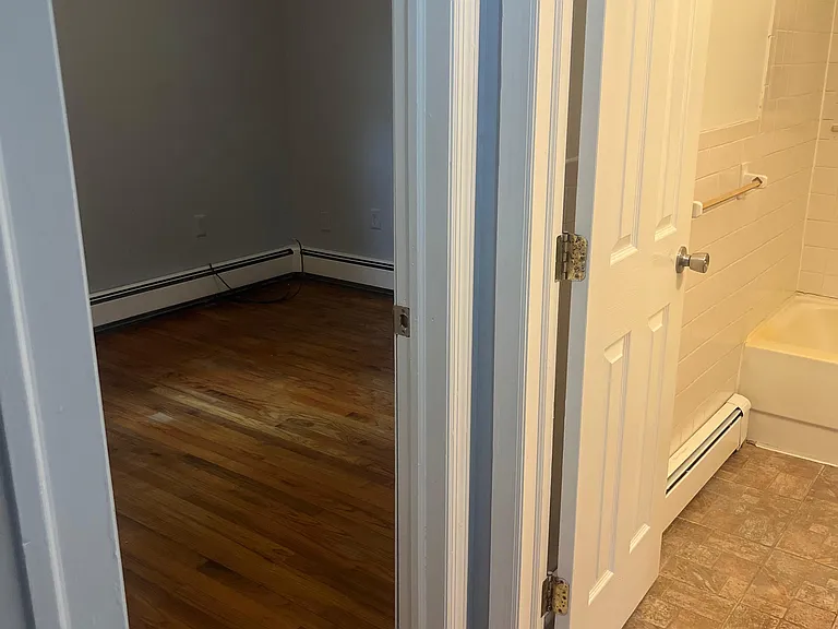 48 E Shore Dr — Photo 5