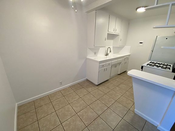 3rd image of 1019 Stanley Ave #1029-07