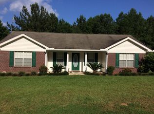 20 Magee Ln, Collins, MS 39428