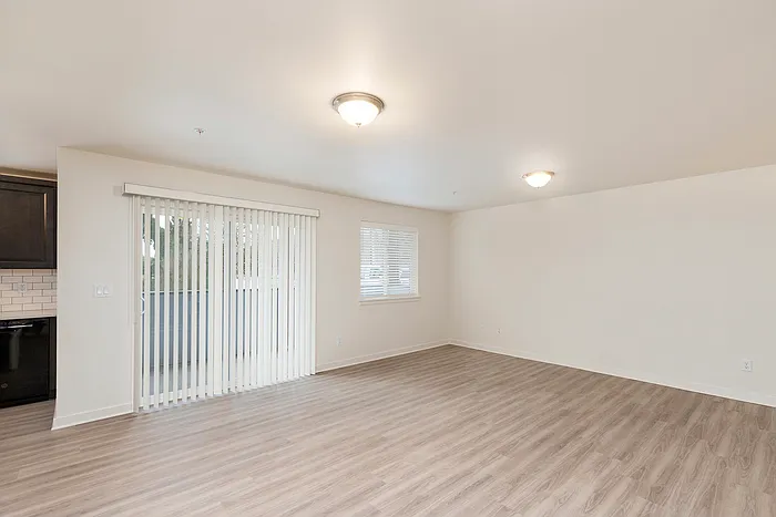 2 bed, 2.0 bath, 900 sqft, $1,600 — Photo 4