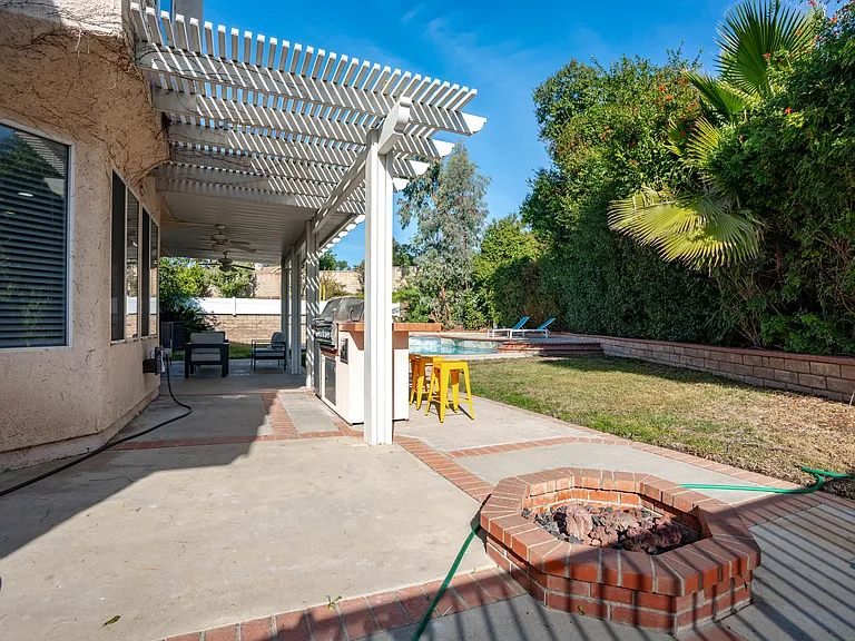 28832 Harwick Dr — Photo 37